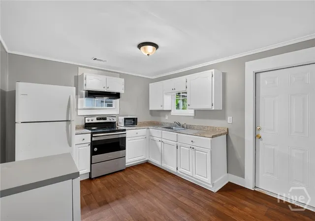 Photo 4 of Single family home for sale at 120 Ferrill St, Savannah, GA 31415 | MLS# SA360516 | Listing updated on 2026-09-03