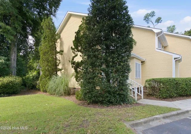 Photo 2 of Townhouse for sale at 1800 Eastwood Rd #Apt 253, Wilmington, NC 28403 | MLS# 100599380 | Listing updated on 2026-09-18