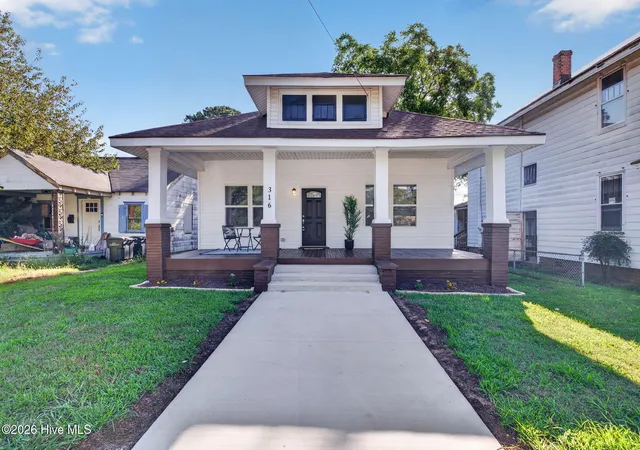 Photo 1 of Single family home for sale at 316 S Dyer St, Elizabeth City, NC 27909 | MLS# 100603974 | Listing updated on 2026-10-29