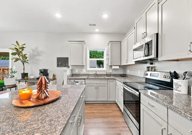 Photo 4 of Single family home for sale at 114 Sta Yard Rd, New Bern, NC 28562 | MLS# 100601201 | Listing updated on 2026-09-03