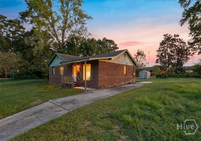 Photo 2 of Single family home for sale at 1130 W 49th Street, Savannah, GA 31405 | MLS# SA366128 | Listing updated on 2026-10-11
