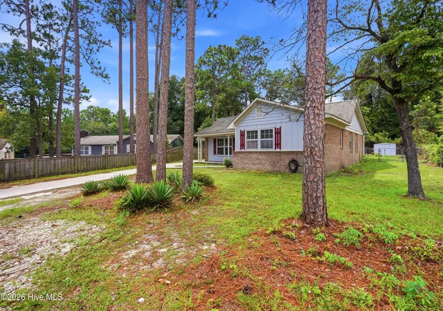 Photo 3 of Single family home for sale at 3619 Bent Tree Ct, Wilmington, NC 28405 | MLS# 100600613 | Listing updated on 2026-09-14