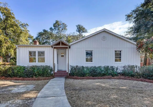 Photo 3 of Single family home for sale at 329 Wayne Dr, Wilmington, NC 28403 | MLS# 100600448 | Listing updated on 2026-09-17