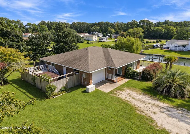Photo 2 of Single family home for sale at 315 Holly Ln, Newport, NC 28570 | MLS# 100603523 | Listing updated on 2026-09-17