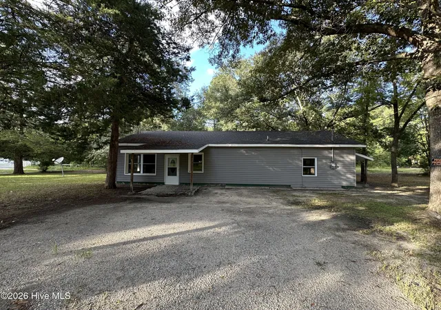Photo 1 of Single family home for sale at 14821 Bayfield Rd, Laurel Hill, NC 28351 | MLS# 100603287 | Listing updated on 2026-10-07