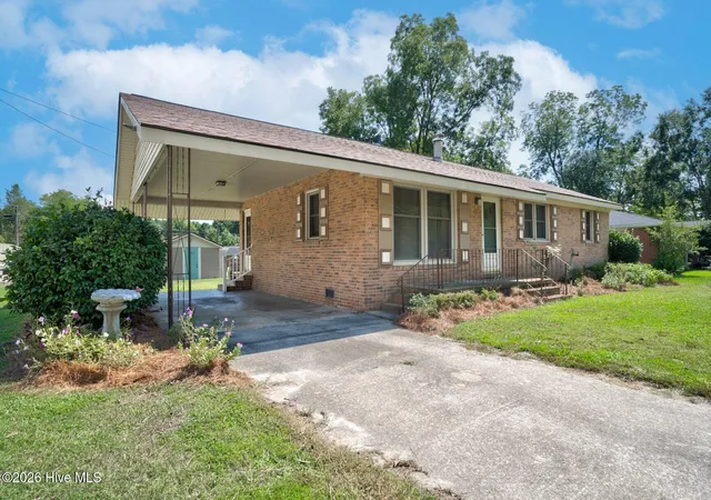 Photo 3 of Single family home for sale at 1709 W Wilson St, Tarboro, NC 27886 | MLS# 100601044 | Listing updated on 2026-09-15