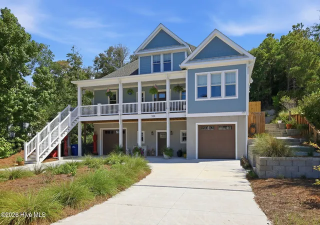 Photo 2 of Single family home for sale at 320 Cape Lookout Loop, Emerald Isle, NC 28594 | MLS# 100601274 | Listing updated on 2026-09-10