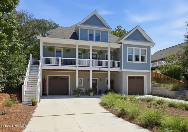 Photo 3 of Single family home for sale at 320 Cape Lookout Loop, Emerald Isle, NC 28594 | MLS# 100601274 | Listing updated on 2026-09-10