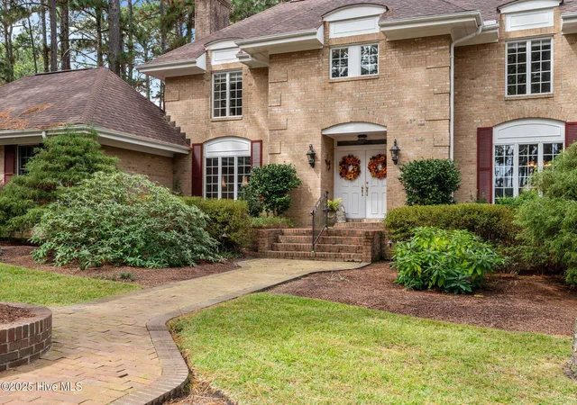 Photo 4 of Single family home for sale at 35 Lake Dornoch Dr, Pinehurst, NC 28374 | MLS# 100601334 | Listing updated on 2026-09-04
