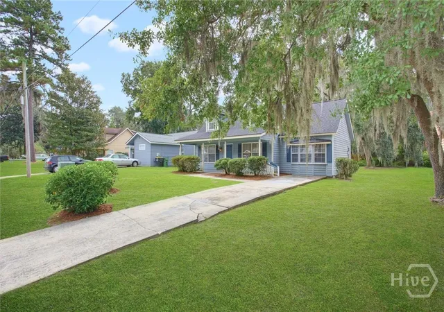 Photo 2 of Single family home for sale at 11 Jasmine Ct, Savannah, GA 31406 | MLS# SA364976 | Listing updated on 2026-10-23