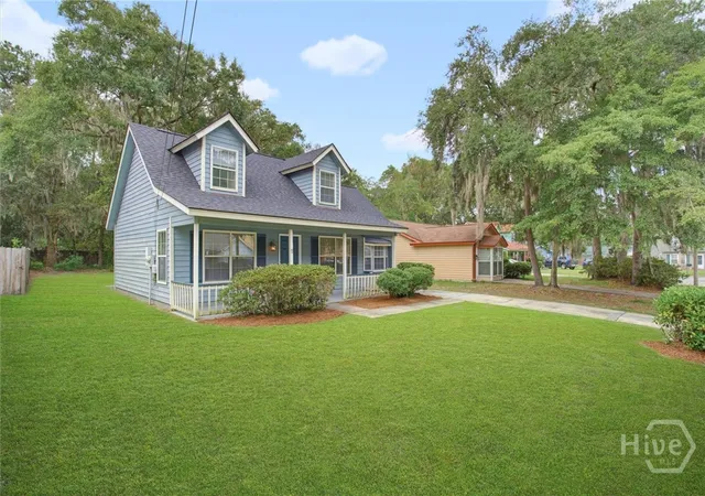 Photo 2 of Single family home for sale at 11 Jasmine Ct, Savannah, GA 31406 | MLS# SA364976 | Listing updated on 2026-10-23