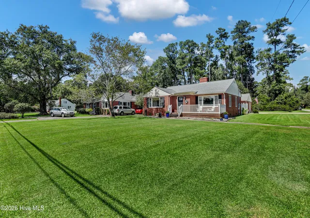 Photo 2 of Single family home for sale at 510 E Fremont St, Burgaw, NC 28425 | MLS# 100602950 | Listing updated on 2026-09-18