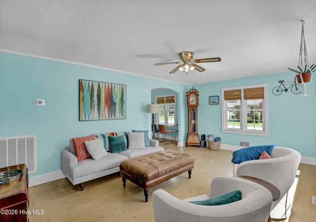 Photo 4 of Single family home for sale at 510 E Fremont St, Burgaw, NC 28425 | MLS# 100602950 | Listing updated on 2026-09-18