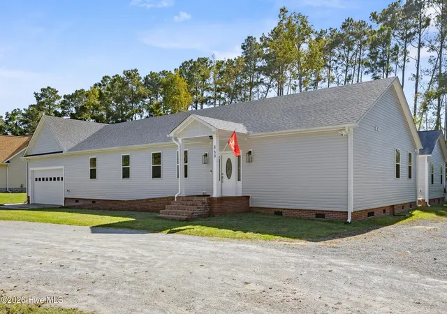 Photo 4 of Single family home for sale at 469 W Firetower Rd, Swansboro, NC 28584 | MLS# 100611053 | Listing updated on 2026-10-19