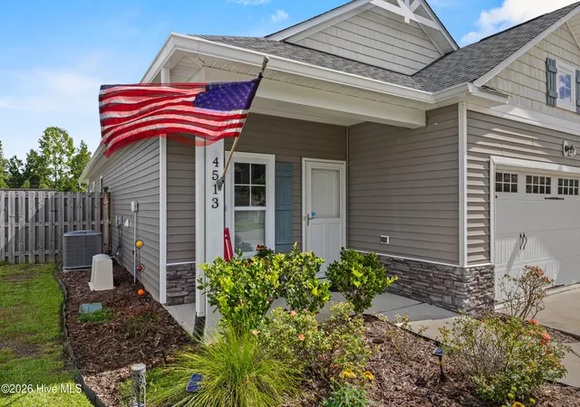Photo 3 of Single family home for sale at 4513 Huntsman Ct, Castle Hayne, NC 28429 | MLS# 100602057 | Listing updated on 2026-09-13