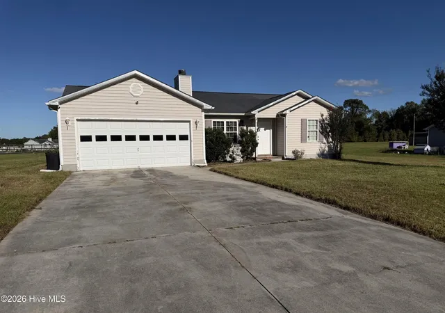 Photo 2 of Single family home for sale at 105 Starkys Crk Ct, Maysville, NC 28555 | MLS# 100609137 | Listing updated on 2026-10-27