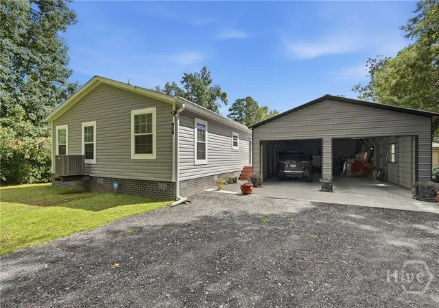 Manufactured home for sale at 454 Pine Ave, Midway, GA 31320 | MLS# SA364152