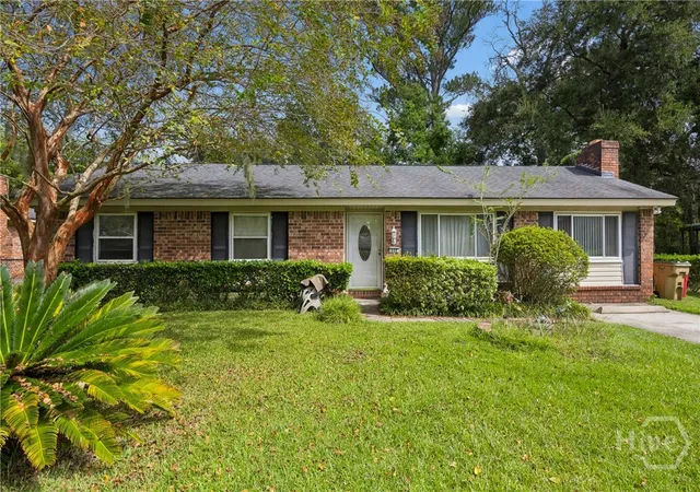 Photo 1 of Single family home for sale at 117 Nassau Dr, Savannah, GA 31410 | MLS# SA366173 | Listing updated on 2026-10-19