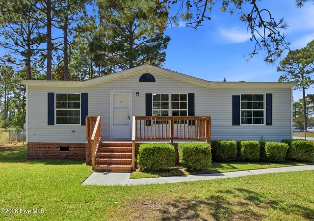 Manufactured home for sale at 101 Larch Ct, Hubert, NC 28539 | MLS# 100602005