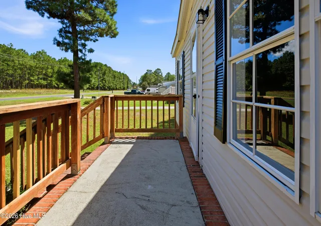Photo 4 of Manufactured home for sale at 101 Larch Ct, Hubert, NC 28539 | MLS# 100602005 | Listing updated on 2026-09-15