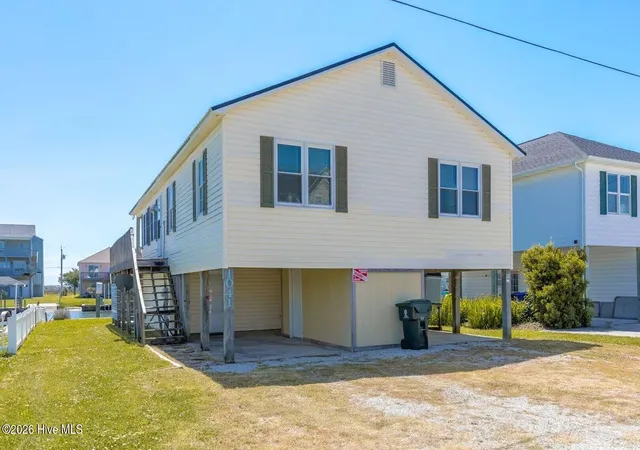 Photo 2 of Single family home for sale at 1041 1st Street, Surf City, NC 28445 | MLS# 100583279 | Listing updated on 2026-09-02