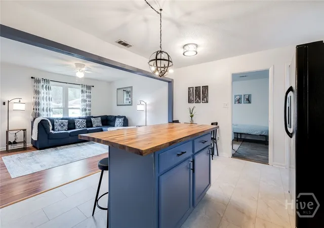 Photo 3 of Single family home for sale at 101 Michael Ct, Savannah, GA 31406 | MLS# SA364017 | Listing updated on 2026-09-13