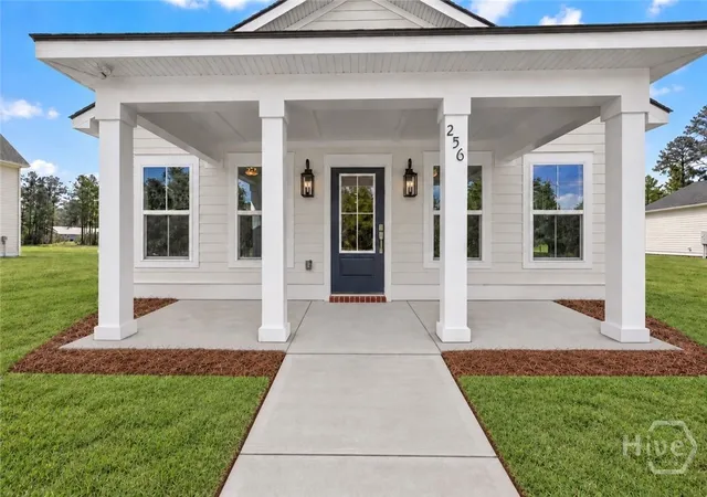 Photo 1 of Single family home for sale at 256 Ledford St, Pembroke, GA 31321 | MLS# SA363939 | Listing updated on 2026-09-11