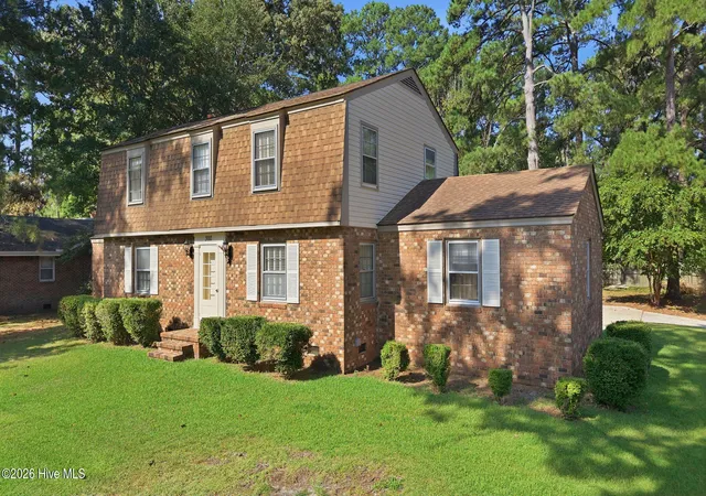 Photo 3 of Single family home for sale at 300 S Englewood Dr, Rocky Mount, NC 27804 | MLS# 100558492 | Listing updated on 2026-09-20