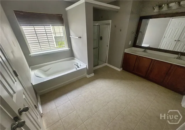 Photo 4 of Single family home for sale at 36 Central Park Wy, Savannah, GA 31407 | MLS# SA362646 | Listing updated on 2026-10-27
