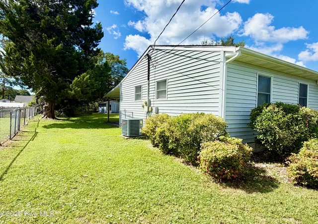Photo 3 of Single family home for sale at 2802 Easy St, Newport, NC 28570 | MLS# 100602021 | Listing updated on 2026-09-08