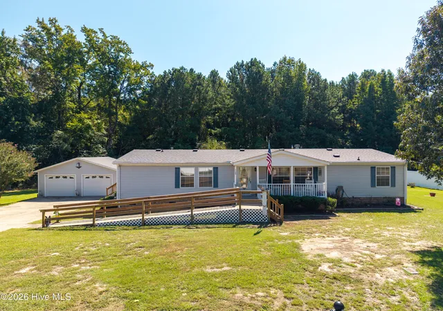 Photo 2 of Manufactured home for sale at 1108 Mohave Trl, Edenton, NC 27932 | MLS# 100601427 | Listing updated on 2026-10-03