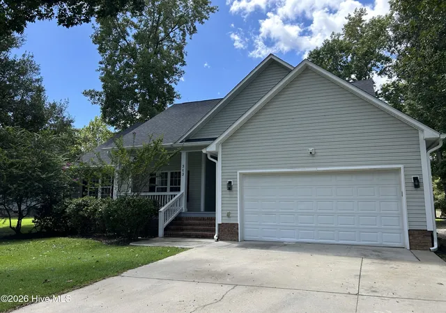 Photo 1 of Single family home for sale at 303 Oakmont Dr, Hampstead, NC 28443 | MLS# 100601873 | Listing updated on 2026-09-07