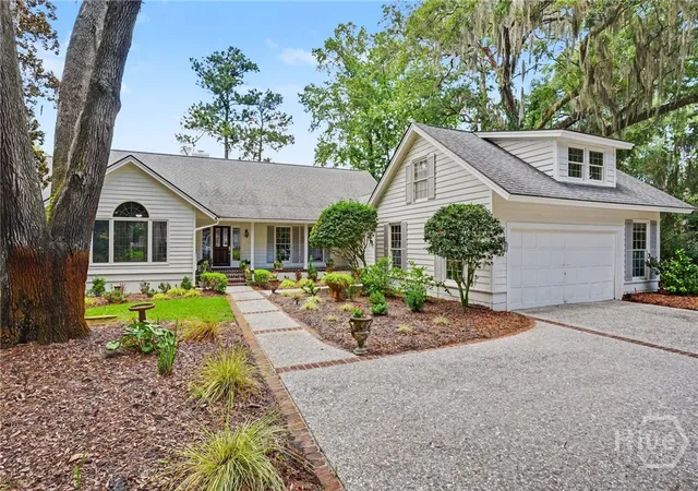 Photo 2 of Single family home for sale at 24 Marsh Tower Ln, Savannah, GA 31411 | MLS# SA363521 | Listing updated on 2026-09-19