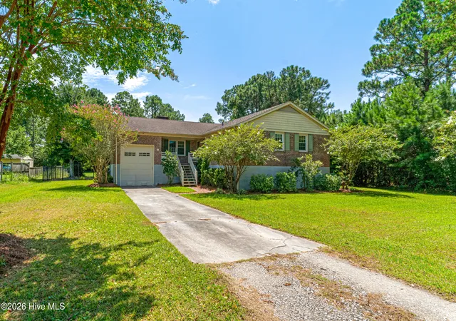 Single family home for sale at 109 Pleasant Dr, Beaufort, NC 28516 | MLS# 100600735
