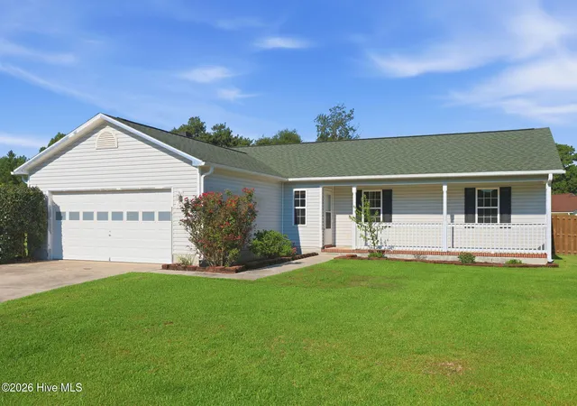Photo 1 of Single family home for sale at 404 S Grazing Ct, Sneads Ferry, NC 28460 | MLS# 100600976 | Listing updated on 2026-09-17