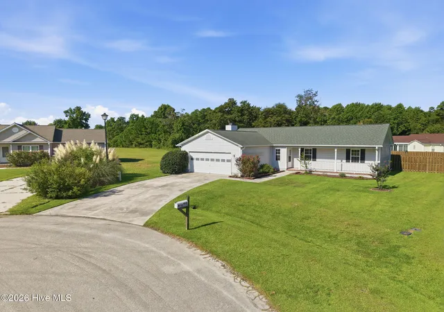 Photo 2 of Single family home for sale at 404 S Grazing Ct, Sneads Ferry, NC 28460 | MLS# 100600976 | Listing updated on 2026-09-17