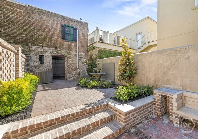 Photo 3 of Townhouse for sale at 419 E Charlton St, Savannah, GA 31401 | MLS# SA362495 | Listing updated on 2026-09-05