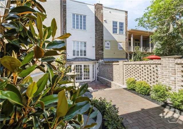 Photo 4 of Townhouse for sale at 419 E Charlton St, Savannah, GA 31401 | MLS# SA362495 | Listing updated on 2026-09-05