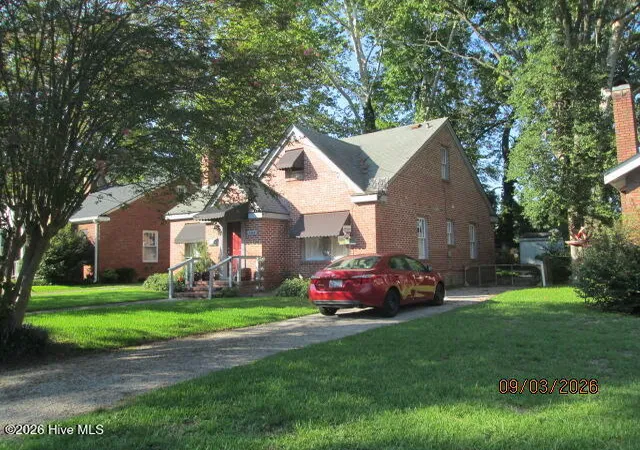 Photo 3 of Single family home for sale at 104 E 13th Street, Washington, NC 27889 | MLS# 100601813 | Listing updated on 2026-09-14