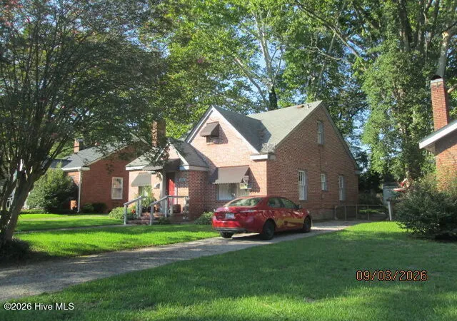 Photo 3 of Single family home for sale at 104 E 13th Street, Washington, NC 27889 | MLS# 100601813 | Listing updated on 2026-09-14