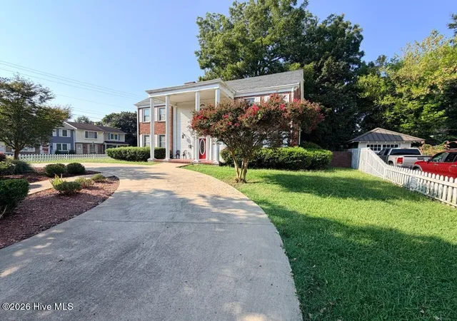 Photo 3 of Single family home for sale at 506 W Church St, Elizabeth City, NC 27909 | MLS# 100600966 | Listing updated on 2026-09-03