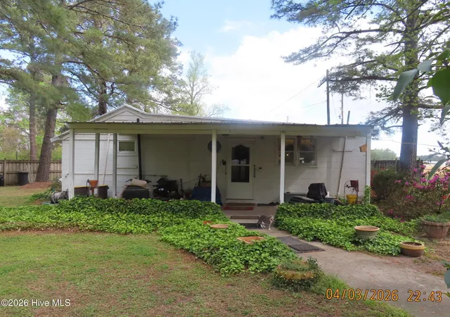 Photo 1 of Single family home for sale at 401 British Rd, Kinston, NC 28501 | MLS# 100602150 | Listing updated on 2026-09-08