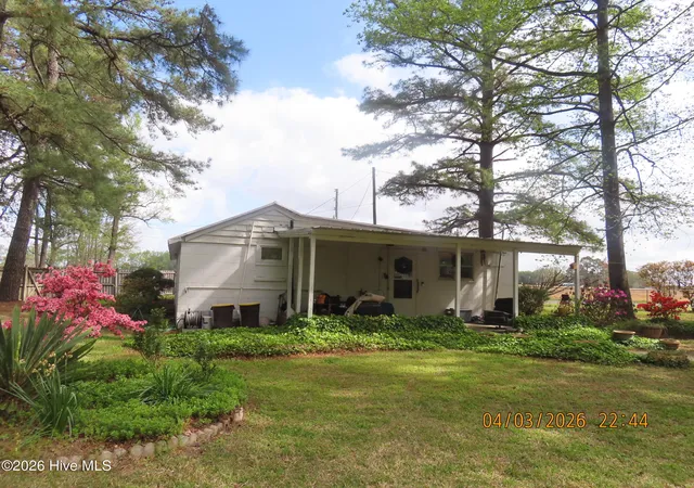 Photo 2 of Single family home for sale at 401 British Rd, Kinston, NC 28501 | MLS# 100602150 | Listing updated on 2026-09-08