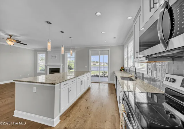 Photo 4 of Single family home for sale at 7924 Champlain Dr, Wilmington, NC 28412 | MLS# 100602250 | Listing updated on 2026-09-11