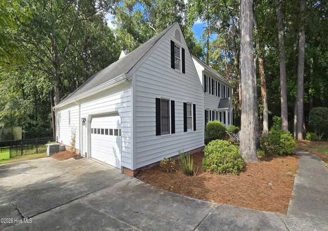 Photo 3 of Single family home for sale at 110 Williams St, Greenville, NC 27858 | MLS# 100602870 | Listing updated on 2026-09-13