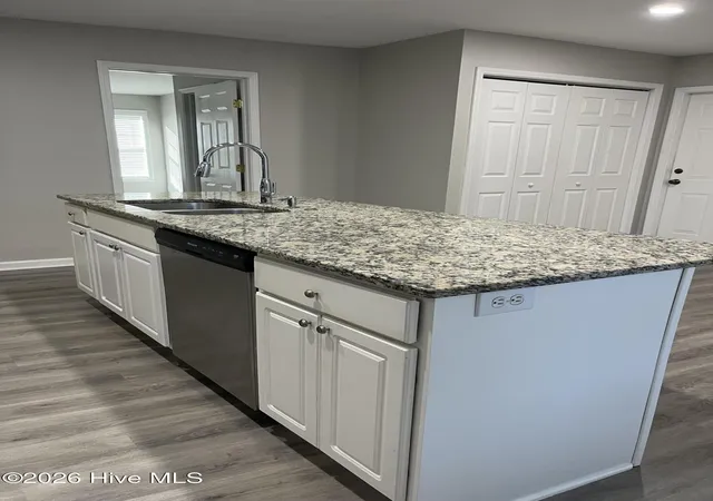 Photo 4 of Single family home for sale at 409 Goose Pond Ct, Castle Hayne, NC 28429 | MLS# 100601055 | Listing updated on 2026-09-03