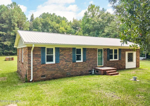 Photo 2 of Single family home for sale at 254 Harrell Rd, Burgaw, NC 28425 | MLS# 100598412 | Listing updated on 2026-09-16