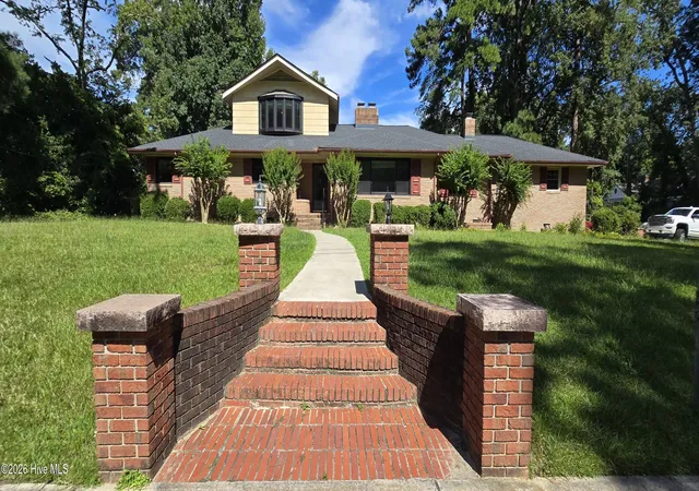Photo 1 of Single family home for sale at 2001 Forest Hl Dr, Greenville, NC 27858 | MLS# 100602094 | Listing updated on 2026-09-09
