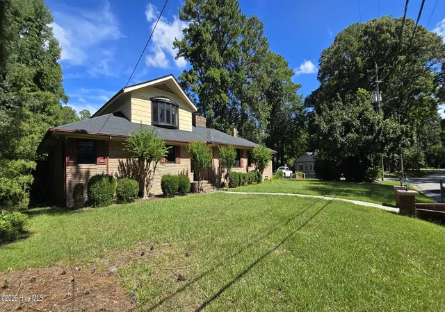 Photo 2 of Single family home for sale at 2001 Forest Hl Dr, Greenville, NC 27858 | MLS# 100602094 | Listing updated on 2026-09-22