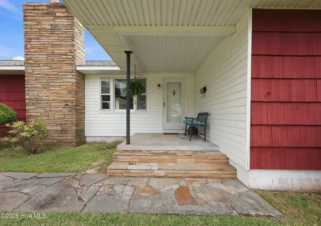 Photo 1 of Single family home for sale at 105 Sherwood Blvd, Beaufort, NC 28516 | MLS# 100609921 | Listing updated on 2026-10-19